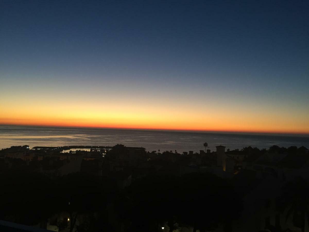 מנילבה Duquesa Suite And Golf With A Spectacular Sea View מראה חיצוני תמונה